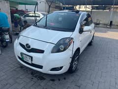 Toyota Vitz f 1.0 2010 / 2014