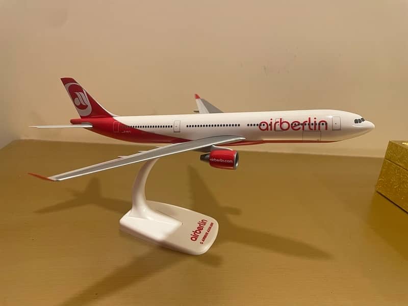 Airbus A330-200 Snapfit Aircraft Model 3