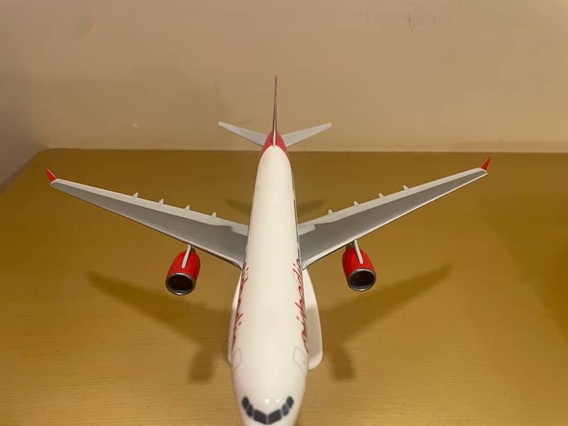 Airbus A330-200 Snapfit Aircraft Model 4