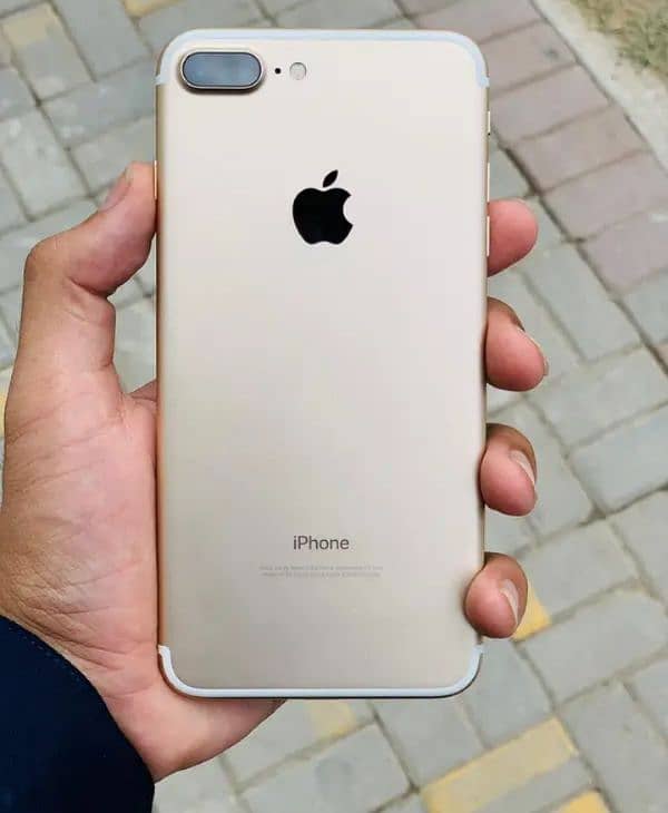 iPhone 7plus 128gb pta approved with cable and cover 1