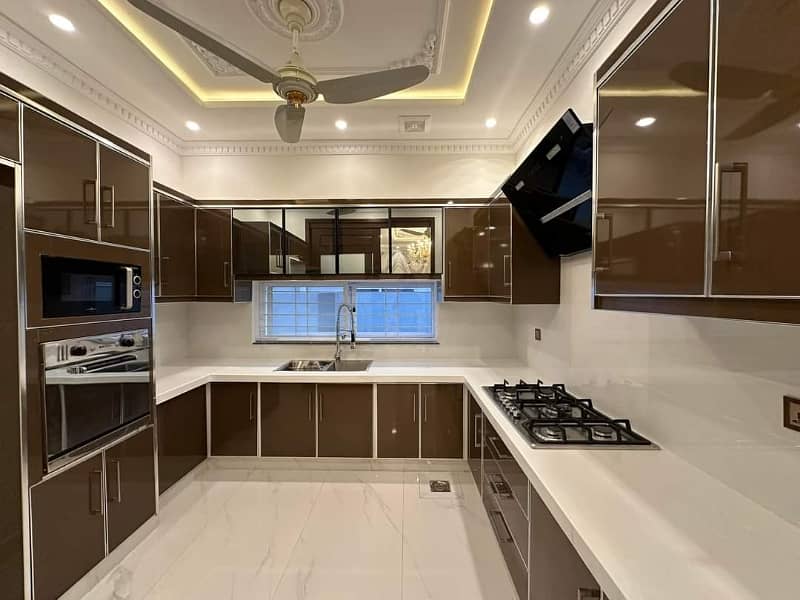 VIP 10 MARLA LUXURY BRAND NEW HOUSE FOR SALE IN BAHRIA TOWN LAHORE 18