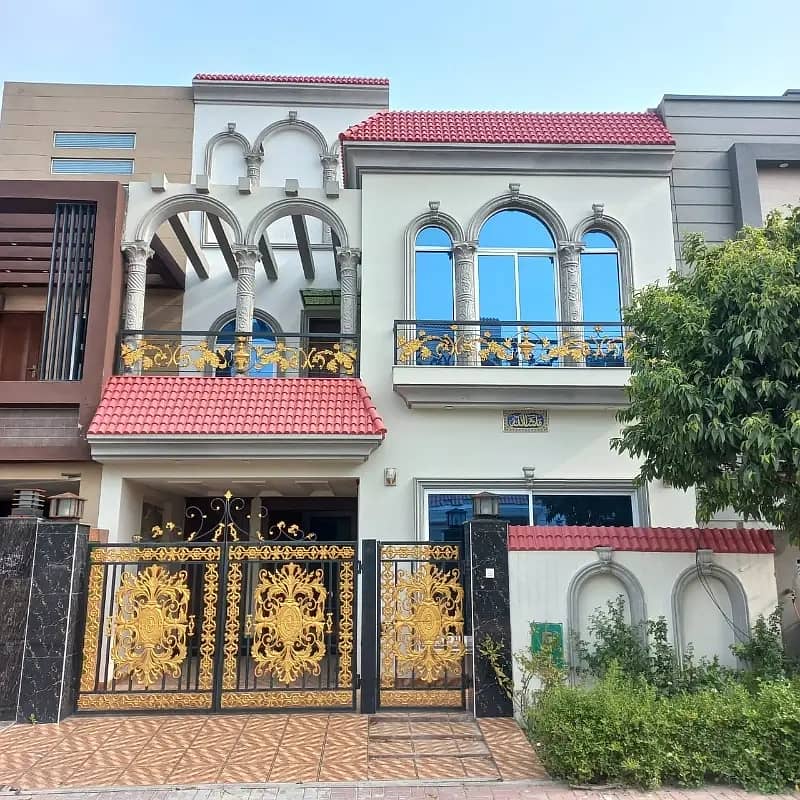 5 Marla Luxury Non Furnished House For Rent In Bahria Town Lahore 0