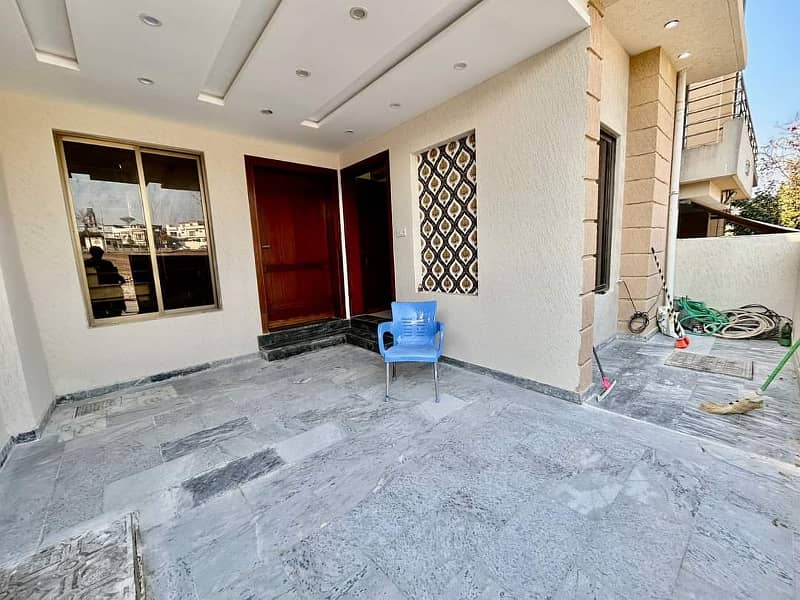 5 Marla Luxury Used House For Sale In Bahria Town Lahore 1