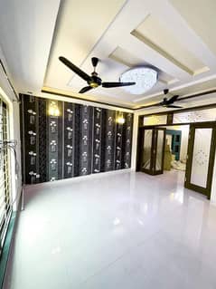 10 Marla Luxury Used House For Sale In Bahria Town Lahore