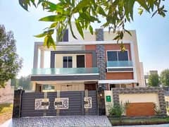 10 Marla Luxury Non Furnished Upper Portion For Rent In Bahria Town Lahore