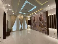 10 Marla Luxury Non Furnished Upper Portion For Rent In Bahria Town Lahore