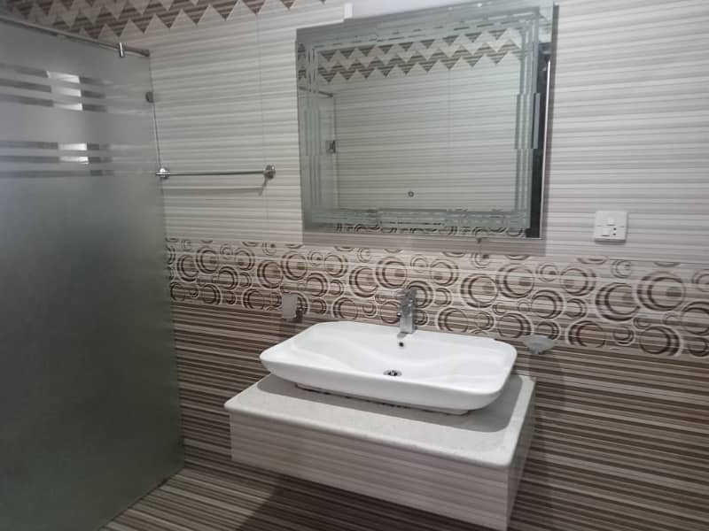 10 Marla Luxury Non Furnished Lower Portion For Rent In Bahria Lahore 9