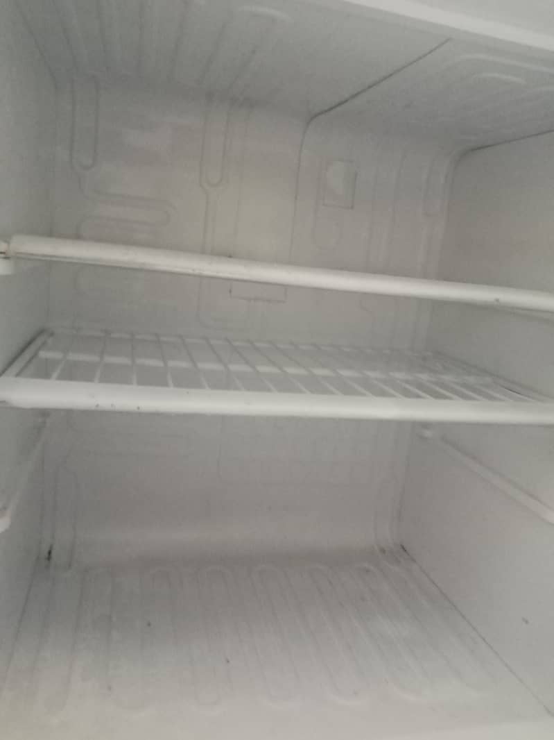 Used LG fridge 0