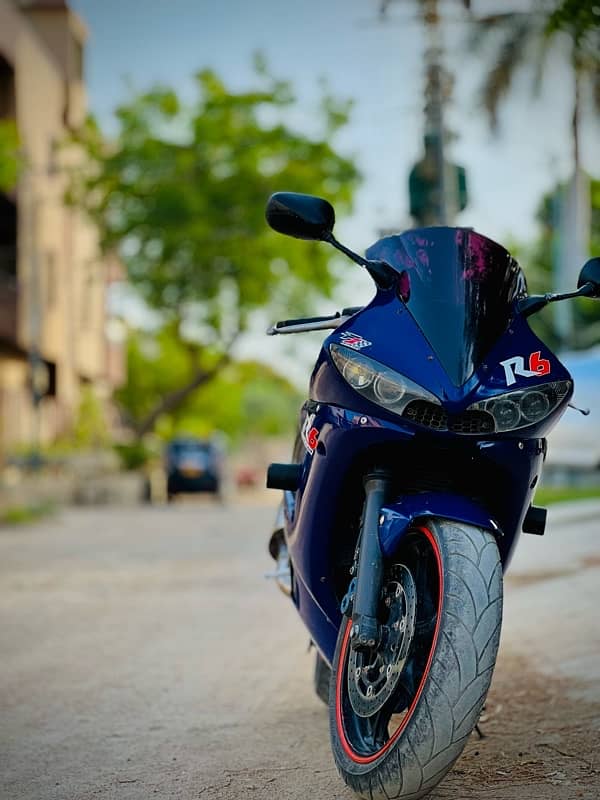 Yamaha R6 1