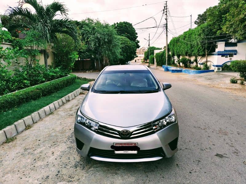 TOYOTA COROLLA ALTIS 1.6cc MODEL 2014 ORIGINAL SILVER COLOR ONLY 57000 1