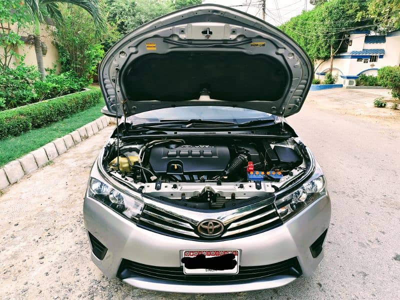 TOYOTA COROLLA ALTIS 1.6cc MODEL 2014 ORIGINAL SILVER COLOR ONLY 57000 11