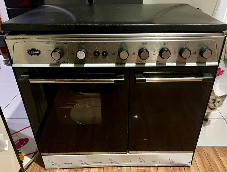 canon five burner oven in mint condition 10/10 1