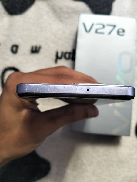 vivo v27e Complete box 3