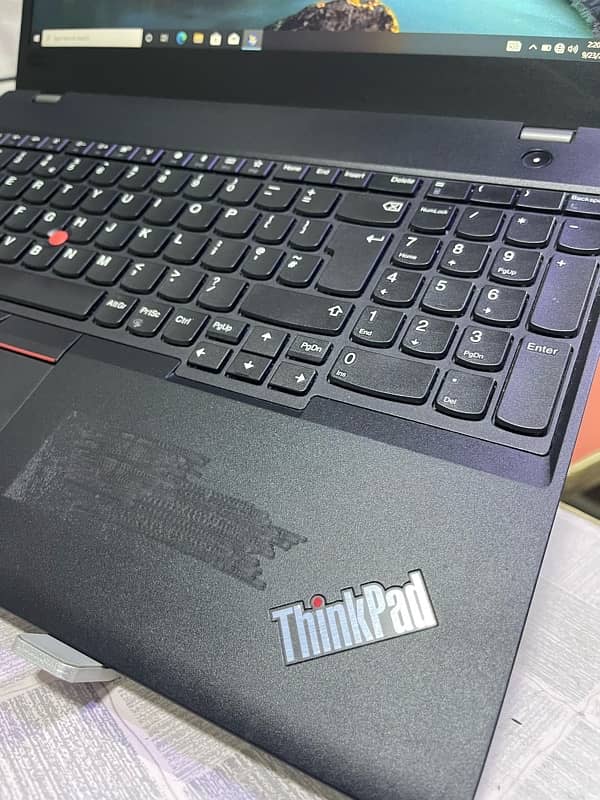 Lenovo Thinkpad T570 (Touch Screen) , 5