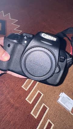 Canon 700D + 55-250mm Lense + 2 battary + Charger + Bag