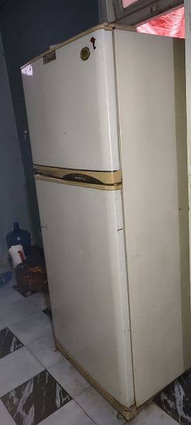 LG king size full size refrigerator 2