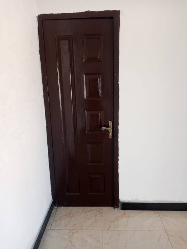 15 second floor for rent with only 2 rooms 9