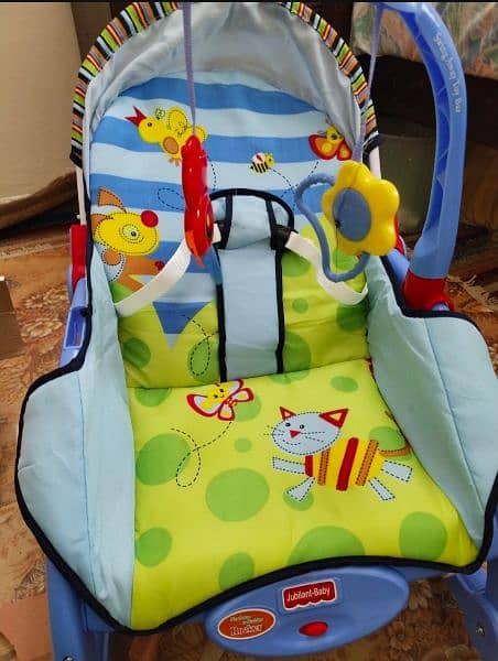 baby bouncer chair brand new. never used. 4