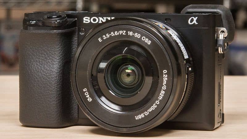 Sony a6100 with 16-50mm f3.5 kit lens 4