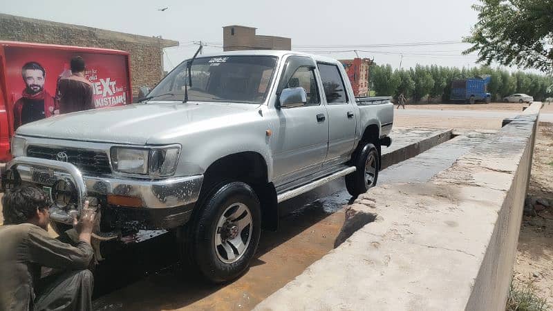 Toyota Hilux double cabin 7