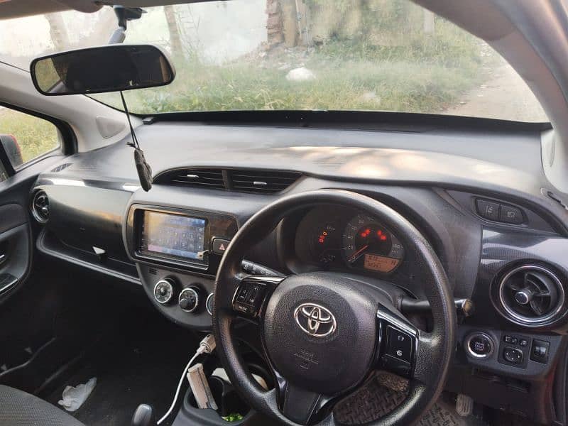 Toyota Vitz 2018 8