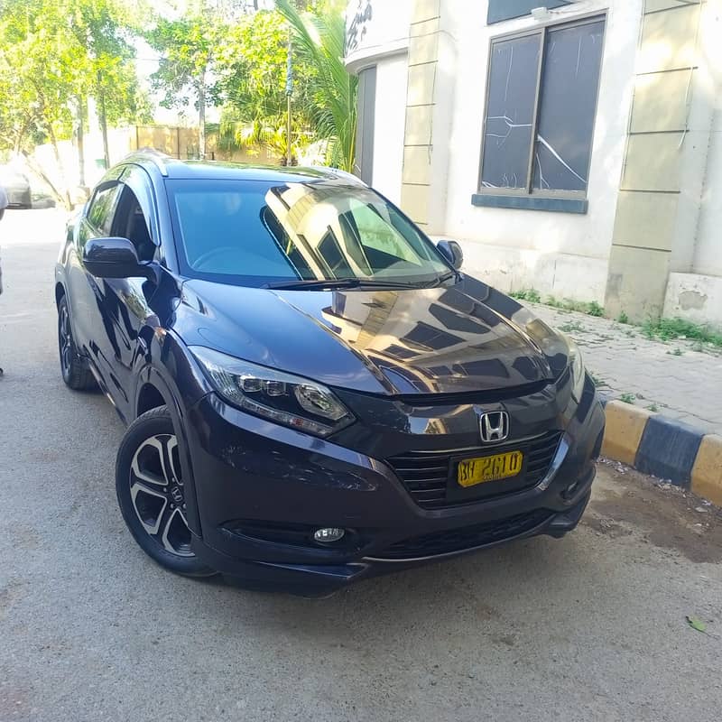 Honda Vezel 2014 2014 Honda Vezel Z (Crystal Black Pearl) 3