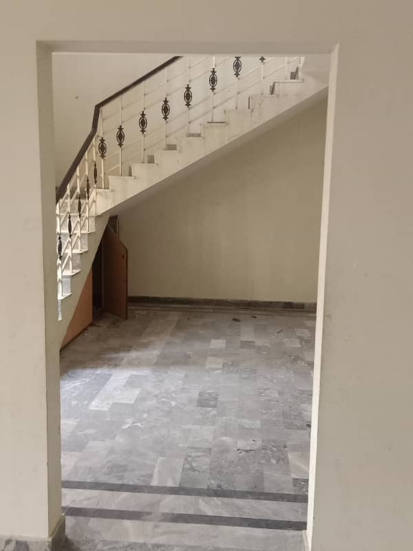 Independent Duplex 120 Sq Yards 3 Beds DD In Sumera Banglow Rent only 45 thousand 9