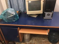 9/10 Condition! Used Computer/Study Table