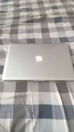 Apple MacBook Pro (2012) Laptop 13" display