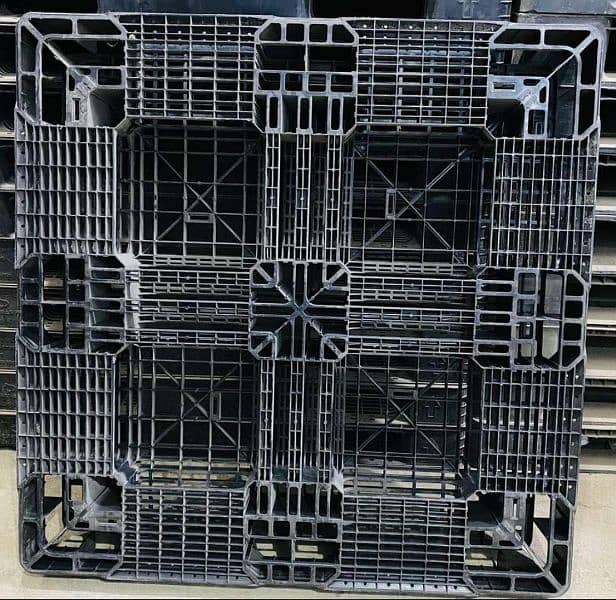 plastic pallets 43x43 1