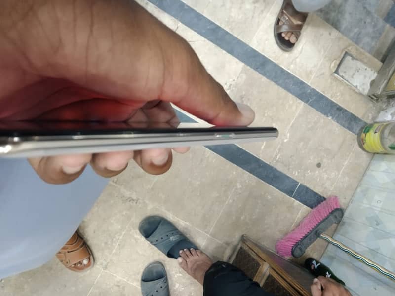 oppo reno z in lush condition 1