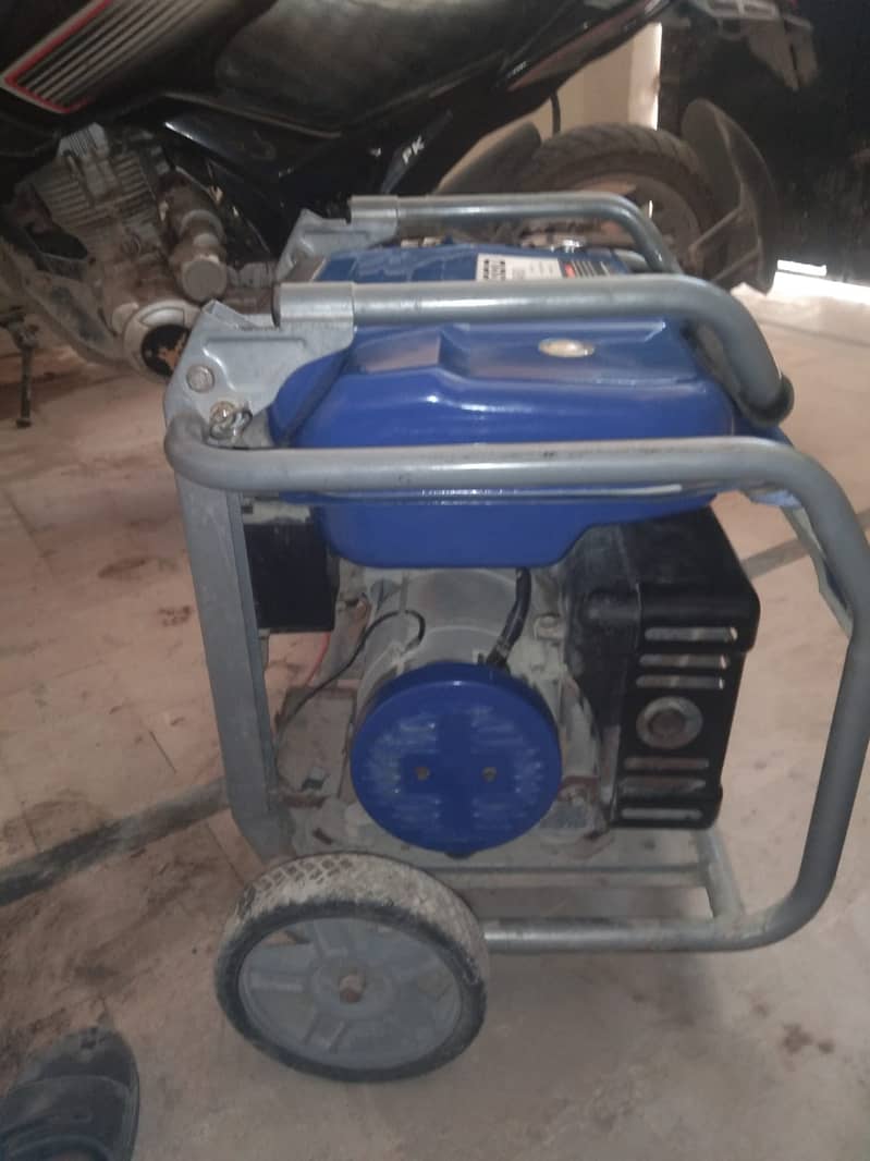 2.5 kVA Generator (Excellent Condition) 0312. . 8533881 3