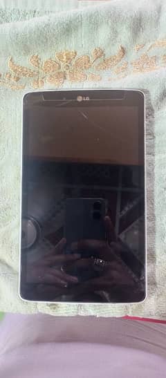 L . G tablet good condition