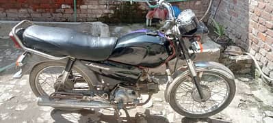 bike acchi hai Maine 2 shauk lena hai isliye sel kar raha hun