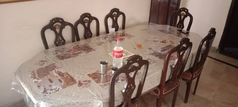 Dining table with 8 chairs for sale 0