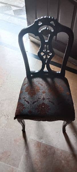 Dining table with 8 chairs for sale 2