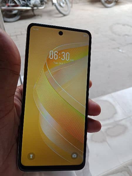 Infinix smart 8pro 8/128 1