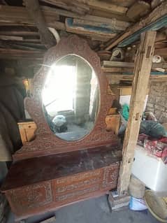 dressing table old-fashion