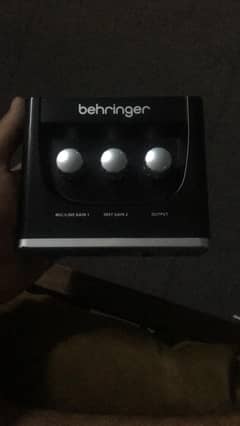 Behringer Um2 Audio Interface