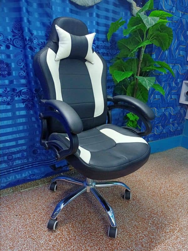 High quality gaming chair with steel base with extra pillow 6