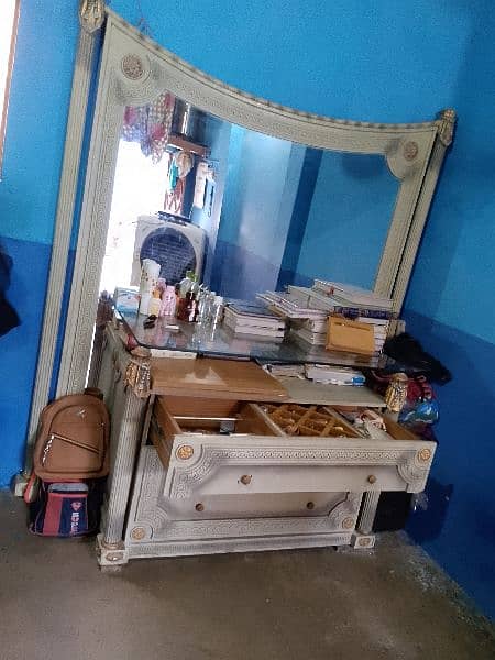 original Lasani 6 by 6.5 dressing table 6