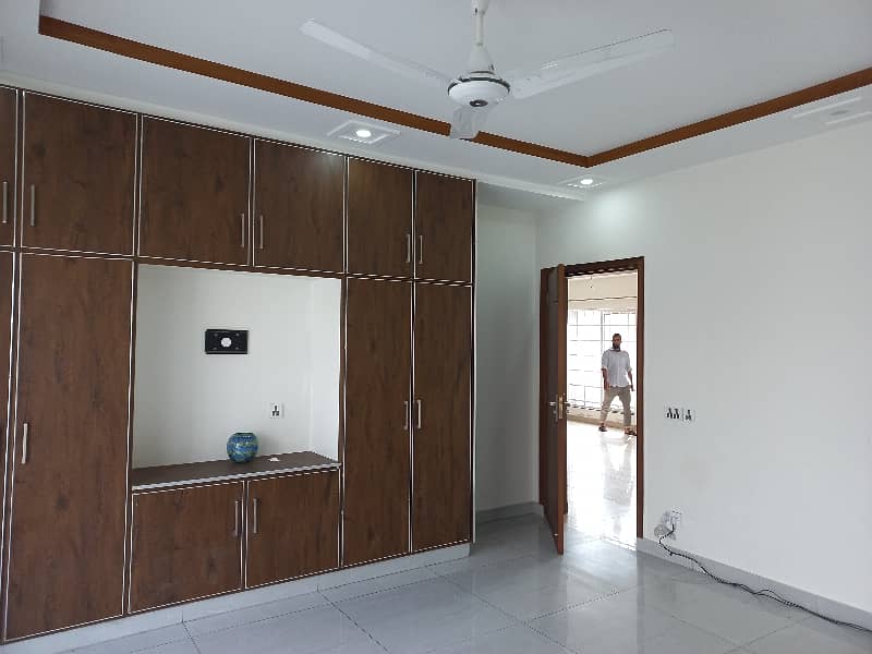 Second Floor Brand New Portion Available Abdalians Society Near UCP University And Shoukat Khanam 5