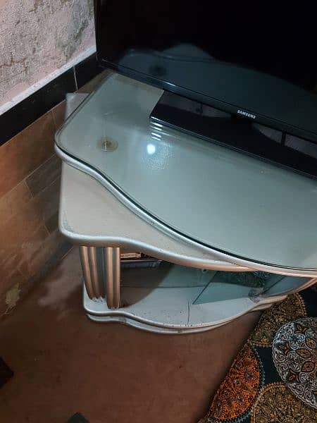 TV TROLLEY WITH ROLLING ABOVE TABLE ARE FOR SALE IN GOOD CONDITION 2