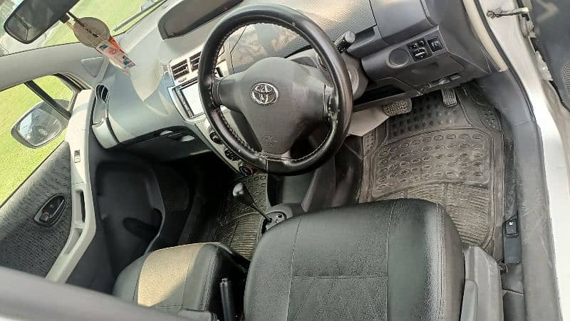 Toyota Vitz 2013 4