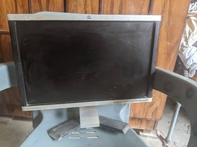 LCD FOR SELL (DVI) (VGA) (DPOART) HE AS MAI 3