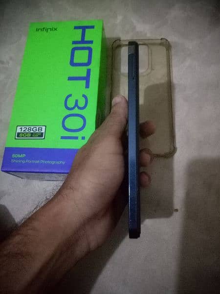 Infinix hot 30i 8gb 128gb with original box charger 4