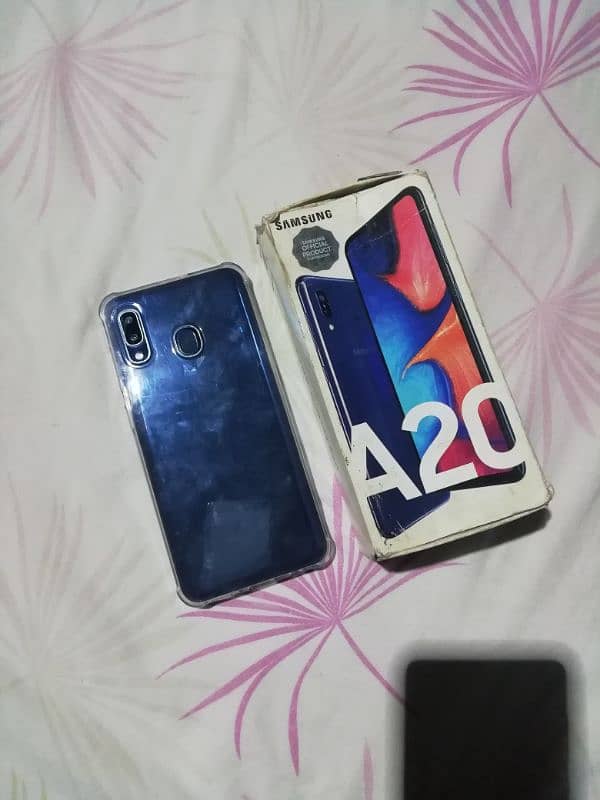 Samsung A20 3gb 32gb Mobile + BOX / No oppo vivo iphone infinix huawei 10