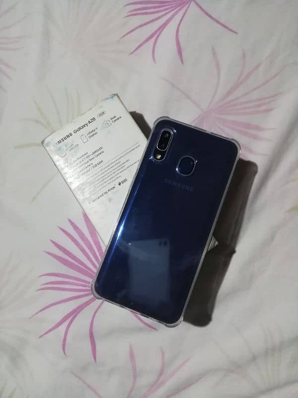 Samsung A20 3gb 32gb Mobile + BOX / No oppo vivo iphone infinix huawei 11