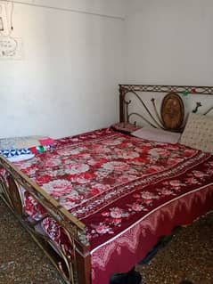 wooden and iron bed both mazboot hai