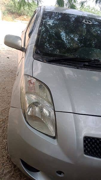 Toyota Vitz 2010 11